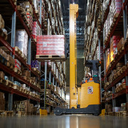 Opt for more productivity and less absenteeism in the warehouse